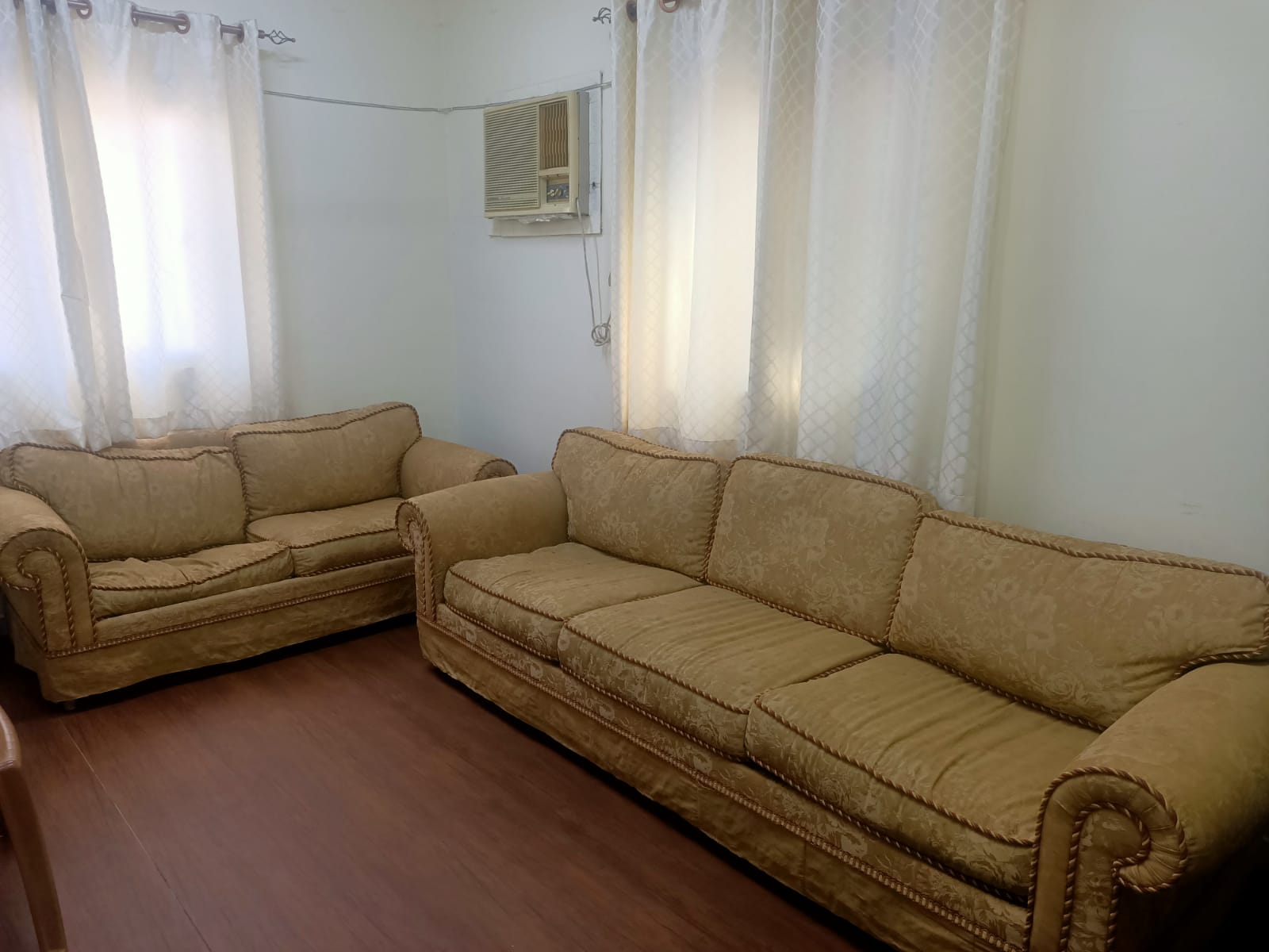 Sofa for sale 3 seater and 2 seater