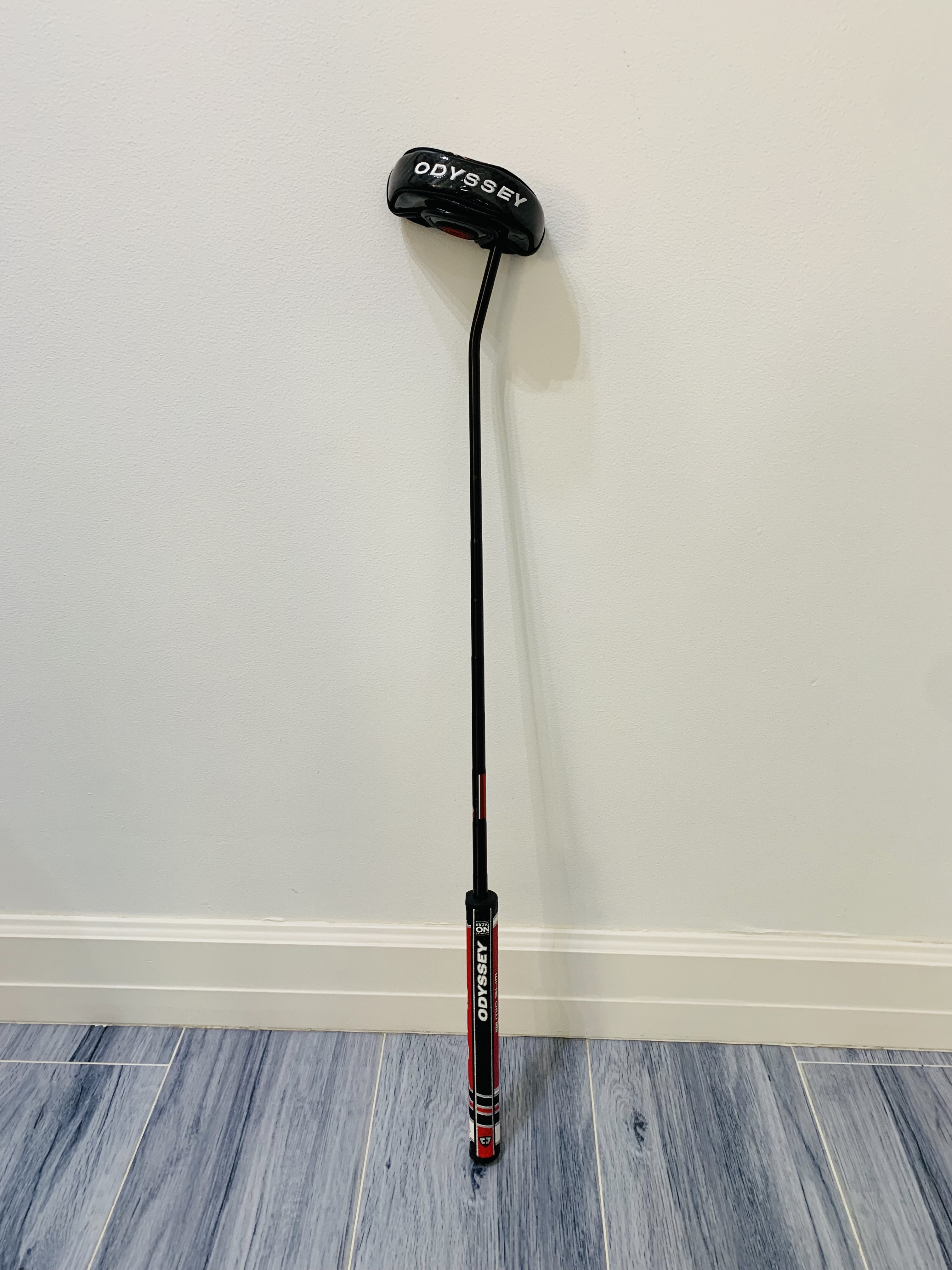 Odyssey works black and red putter - new