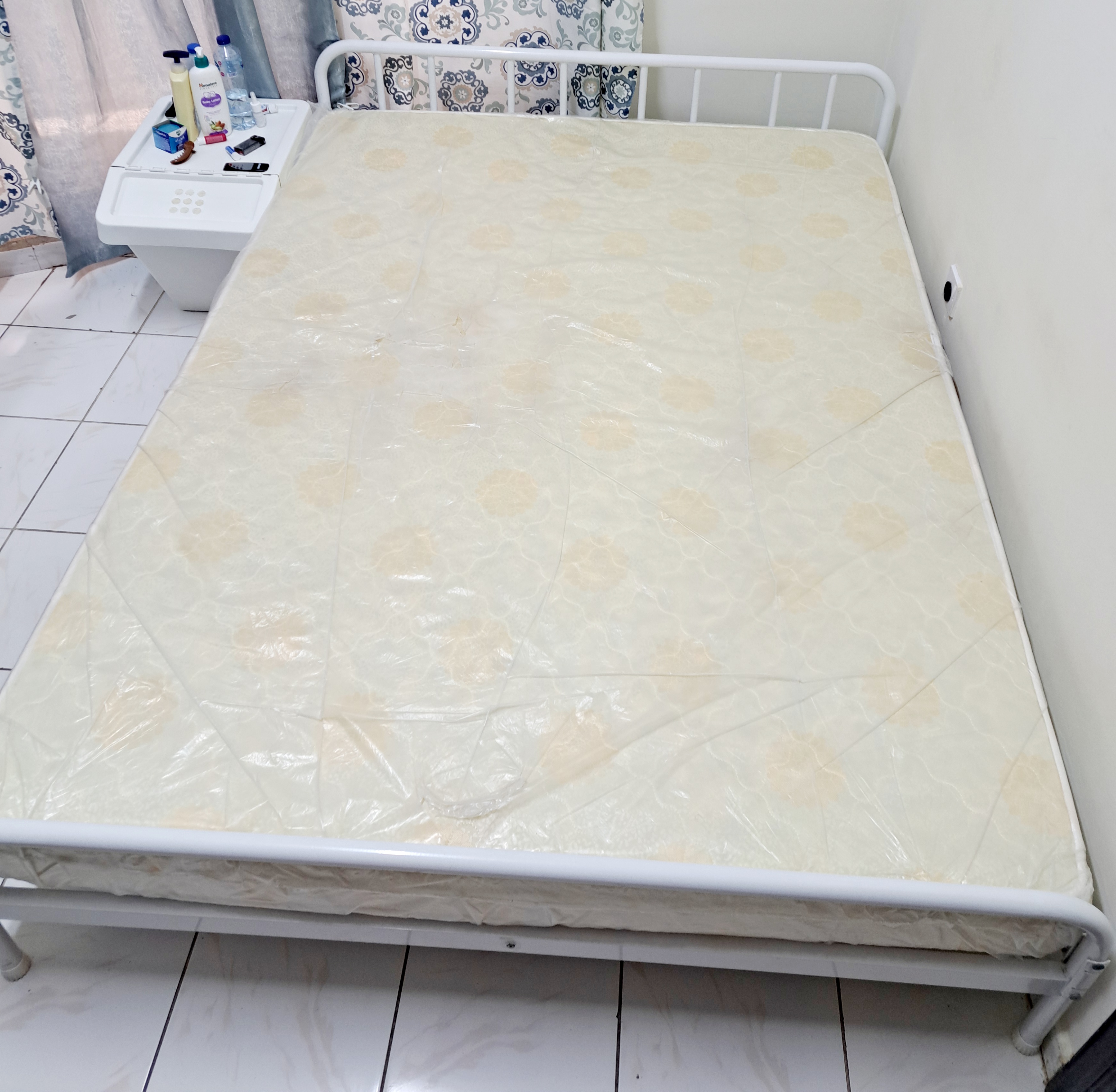 Home Box metal bed queen size 160X200