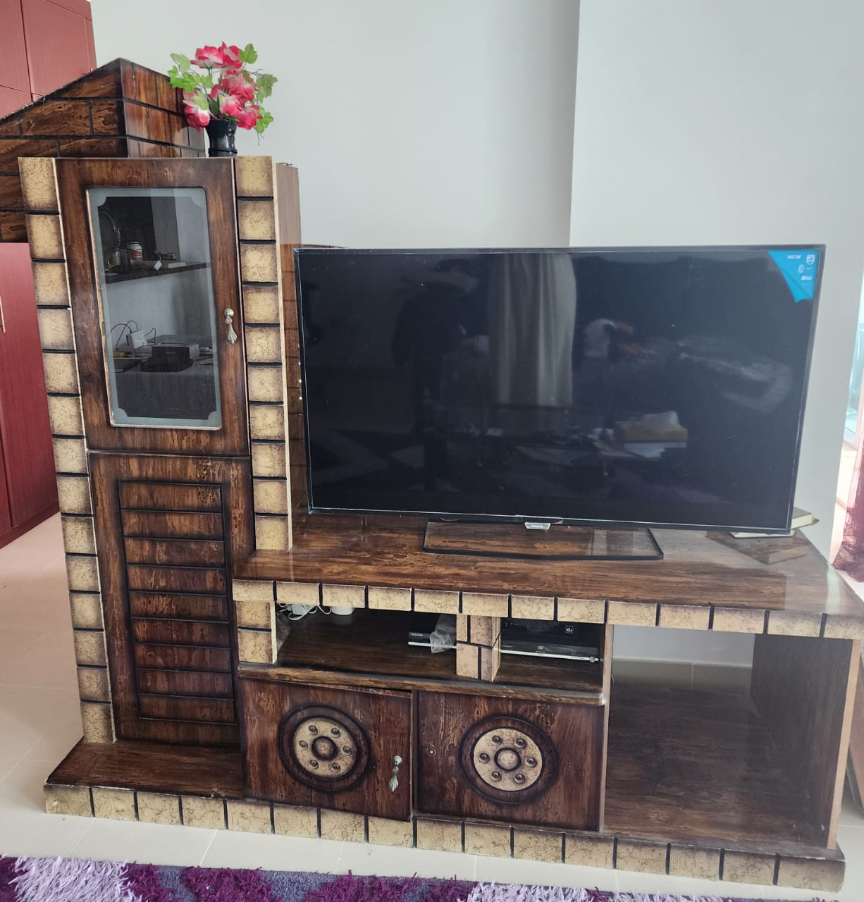 Free TV unit in average condition for free