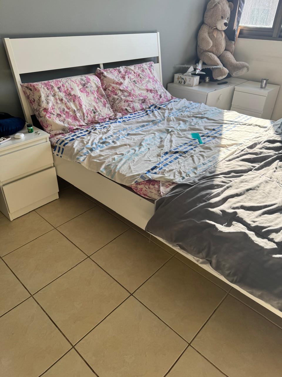 Ikea Bed only 140x200 cm