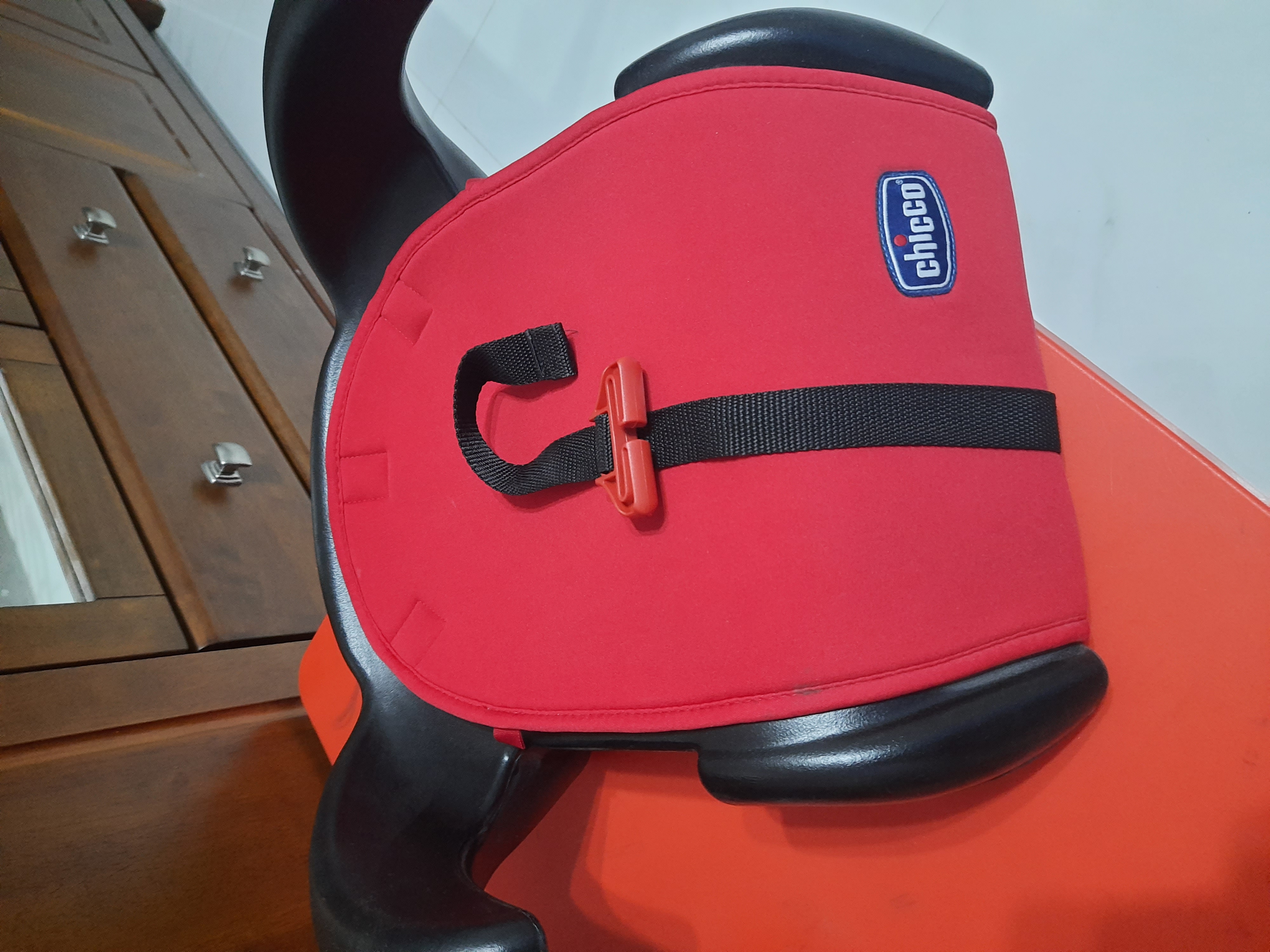 CHICCO Car Booster seat